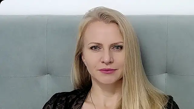 K  Adrienne online show from 11/01/25, 05:57