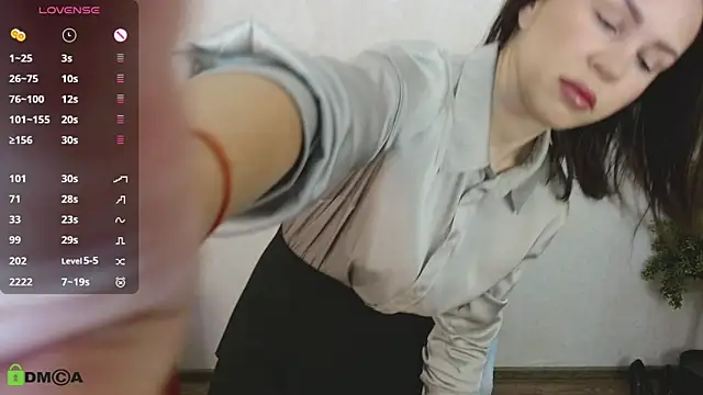 VickyGolden online show from 10/02/25, 05:22