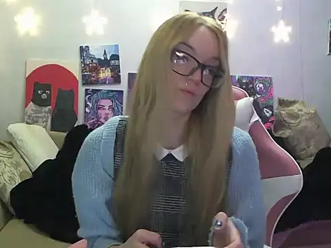 SecretSophia online show from 10/26/25, 04:40