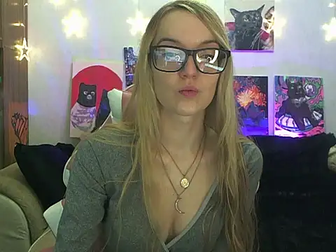 SecretSophia online show from 11/16/25, 09:08