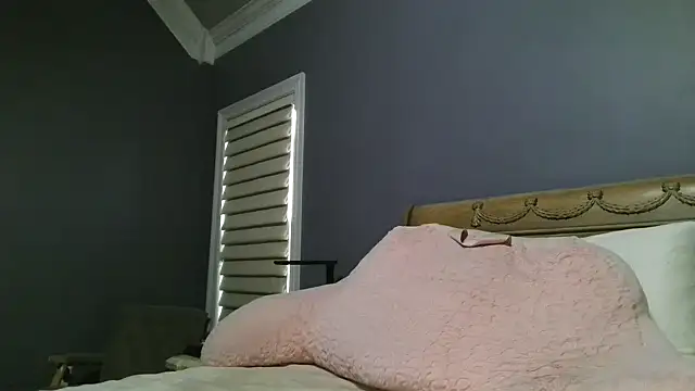 Lisaisluscious online show from 04/13/26, 01:48