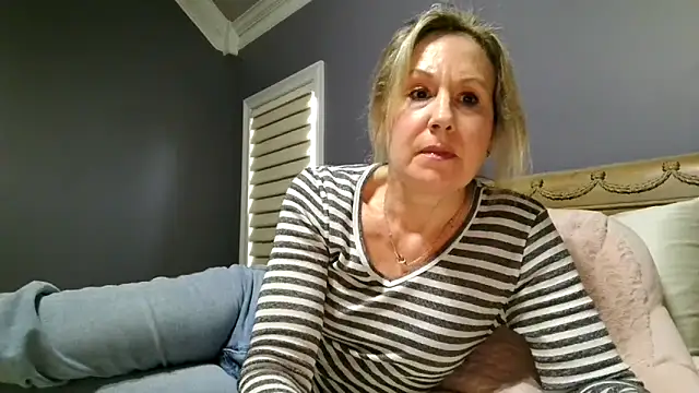 Lisaisluscious online show from 04/03/26, 02:12
