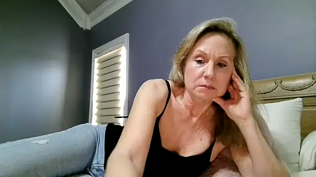 Lisaisluscious online show from 02/11/26, 03:12