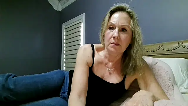 Lisaisluscious online show from 04/18/26, 02:30