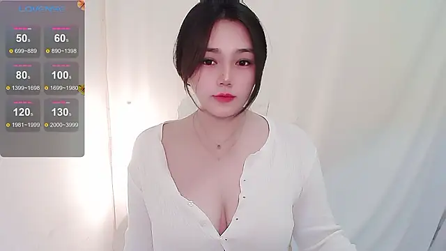 Snapshot of small_Eva chatting on 12/07/24, 05:37 small Eva online show from 12/07/24, 05:37