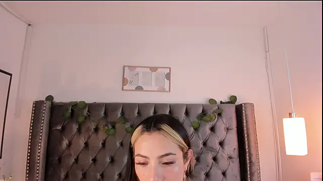 Snapshot of Kim_Blane chatting on 03/21/25, 04:06 Kim Blane online show from 03/21/25, 04:06