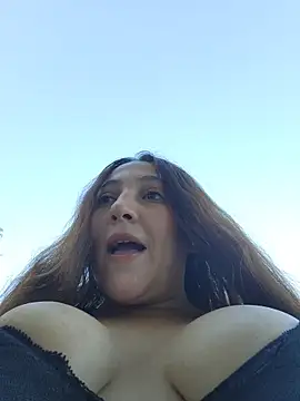 VickyHoult online show from 10/24/25, 09:25