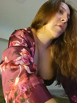 VickyHoult online show from 11/04/25, 10:24