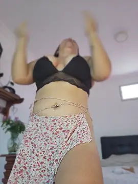 VickyHoult online show from 04/02/26, 09:21