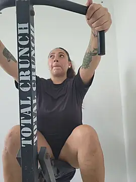 VickyHoult online show from 05/03/26, 02:09
