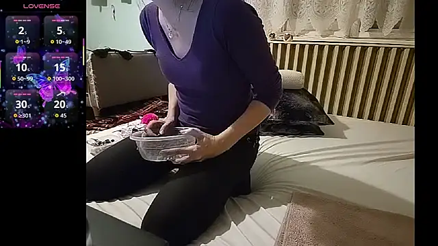 Analimado18 online show from 10/27/25, 04:52