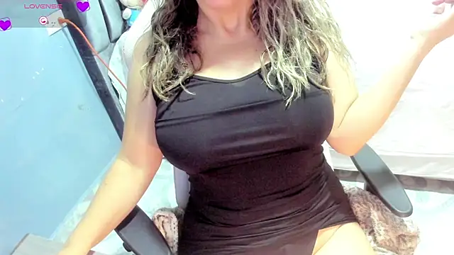 Tiffany teressa online show from 09/10/25, 09:58