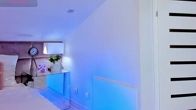 MiaMuse online show from 03/06/26, 08:15