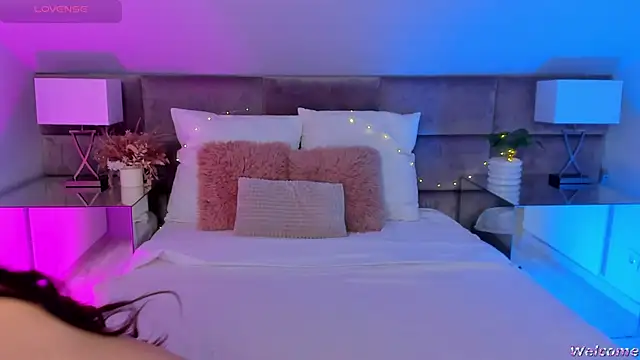 MiaMuse online show from 11/15/25, 08:13