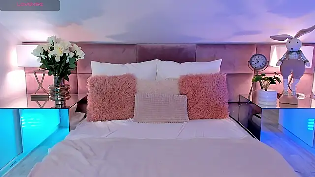 MiaMuse online show from 05/03/26, 07:06