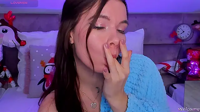 MiaMuse online show from 12/13/25, 08:04