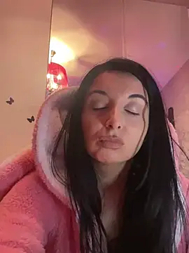 Snapshot of YreneRay chatting on 12/12/24, 02:44 YreneRay online show from 12/12/24, 02:44