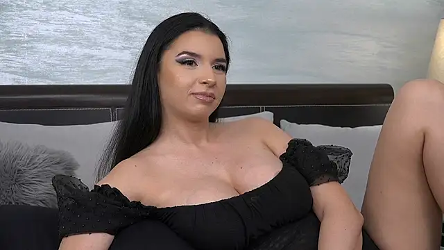 Snapshot of Natanniella chatting on 06/11/26, 02:53 Natanniella online show from 06/11/26, 02:53