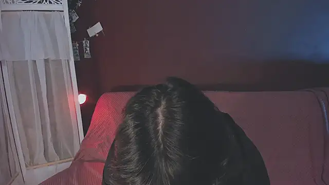 Snapshot of juby_yuby chatting on 11/25/25, 12:16 juby yuby online show from 11/25/25, 12:16