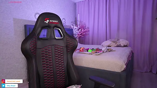 Snapshot of Kitty_Ricky chatting on 11/22/25, 10:14 Kitty Ricky online show from 11/22/25, 10:14