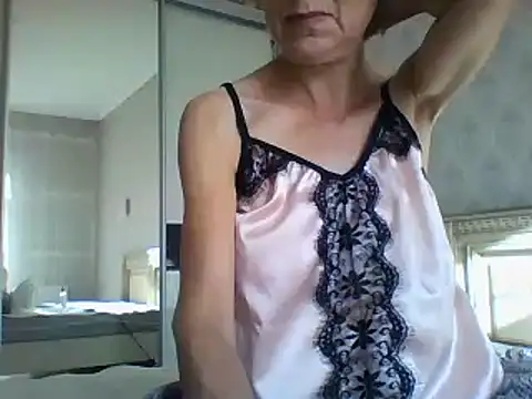 Snapshot of SwettyViktory chatting on 10/30/25, 12:03 SwettyViktory online show from 10/30/25, 12:03