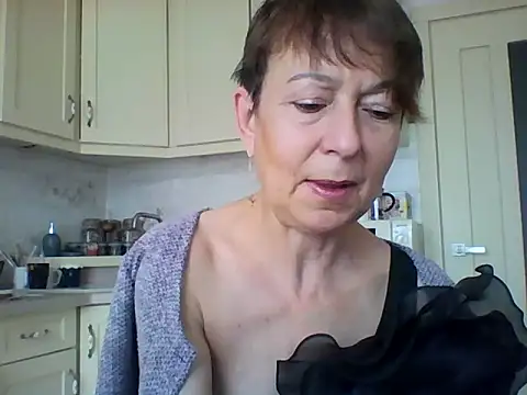 Snapshot of SwettyViktory chatting on 03/09/25, 10:08 SwettyViktory online show from 03/09/25, 10:08