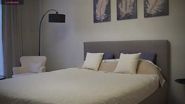 Danielle Thomas online show from 09/18/25, 09:45