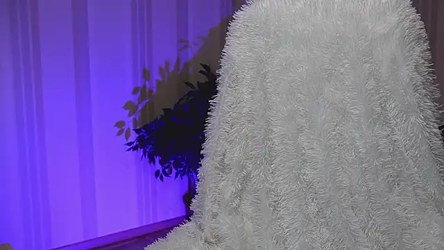 Danielle Thomas online show from 03/22/25, 06:22