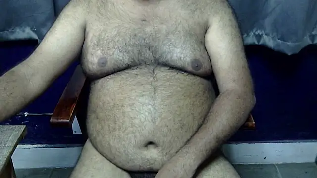 Snapshot of hairysubcub_70 chatting on 06/21/26, 06:41 hairysubcub 70 online show from 06/21/26, 06:41