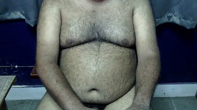 Snapshot of hairysubcub_70 chatting on 06/11/26, 06:54 hairysubcub 70 online show from 06/11/26, 06:54