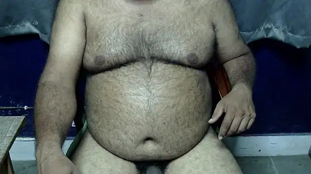 Snapshot of hairysubcub_70 chatting on 06/09/26, 05:58 hairysubcub 70 online show from 06/09/26, 05:58