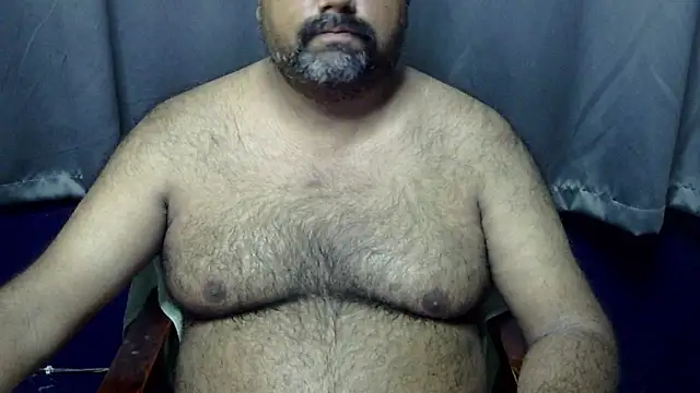 Snapshot of hairysubcub_70 chatting on 06/27/26, 07:03 hairysubcub 70 online show from 06/27/26, 07:03