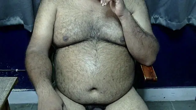 Snapshot of hairysubcub_70 chatting on 06/18/26, 04:55 hairysubcub 70 online show from 06/18/26, 04:55