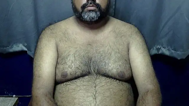 Snapshot of hairysubcub_70 chatting on 07/15/26, 05:20 hairysubcub 70 online show from 07/15/26, 05:20