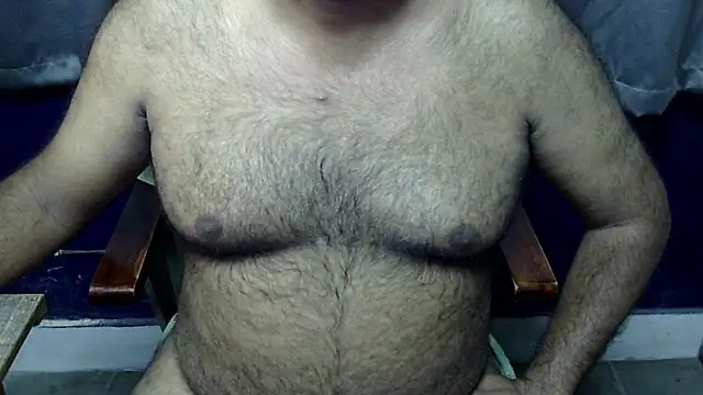 Snapshot of hairysubcub_70 chatting on 06/25/26, 05:12 hairysubcub 70 online show from 06/25/26, 05:12