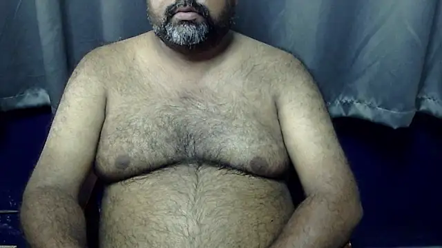 Snapshot of hairysubcub_70 chatting on 07/08/26, 06:36 hairysubcub 70 online show from 07/08/26, 06:36