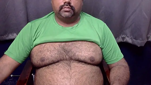 Snapshot of hairysubcub_70 chatting on 06/15/26, 07:30 hairysubcub 70 online show from 06/15/26, 07:30
