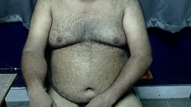 Snapshot of hairysubcub_70 chatting on 06/20/26, 06:29 hairysubcub 70 online show from 06/20/26, 06:29