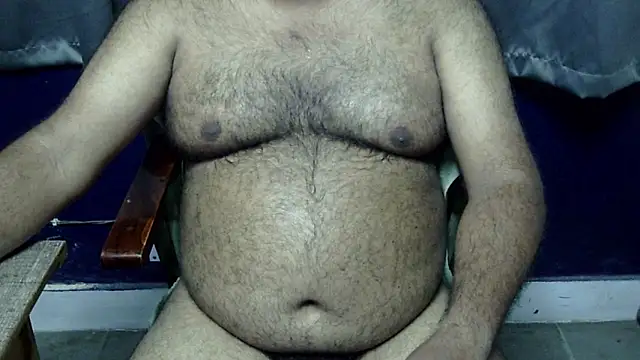 Snapshot of hairysubcub_70 chatting on 06/19/26, 07:03 hairysubcub 70 online show from 06/19/26, 07:03