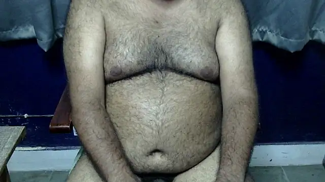 Snapshot of hairysubcub_70 chatting on 06/25/26, 05:18 hairysubcub 70 online show from 06/25/26, 05:18
