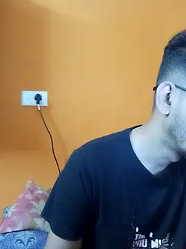 arhan3043 online show from 09/19/25, 01:37