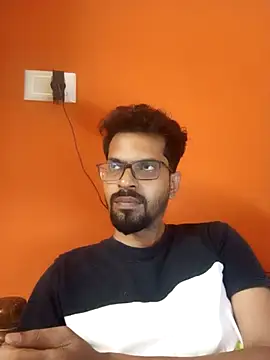 arhan3043 online show from 10/24/25, 11:09