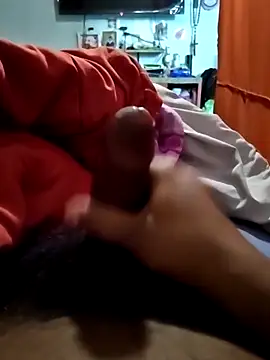 Snapshot of Gerardo31017 chatting on 09/24/25, 05:25 Gerardo31017 online show from 09/24/25, 05:25