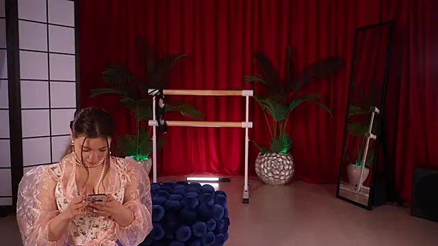 KittyCaitlin online show from 11/20/25, 09:58