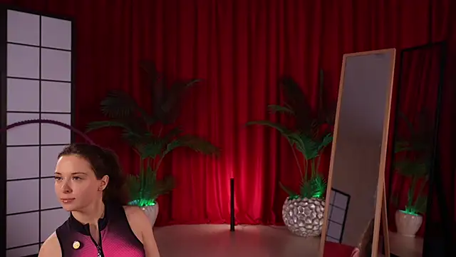 KittyCaitlin online show from 11/17/25, 07:51