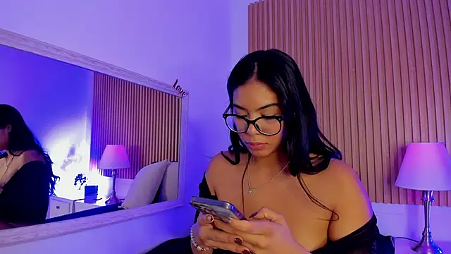 Snapshot of GenesisRuiz chatting on 03/20/25, 10:51 GenesisRuiz online show from 03/20/25, 10:51