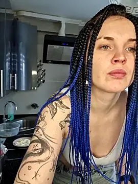 LazyTanukii online show from 01/16/26, 06:50