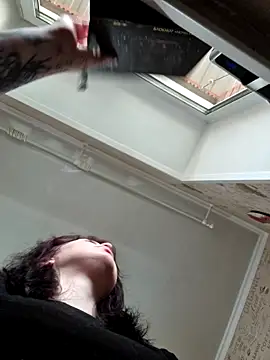 LazyTanukii online show from 03/26/26, 08:01