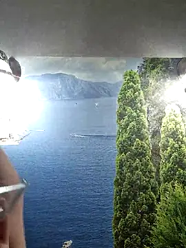 LazyTanukii online show from 01/13/26, 06:39