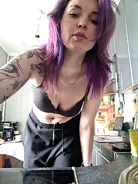 LazyTanukii online show from 05/27/26, 06:32